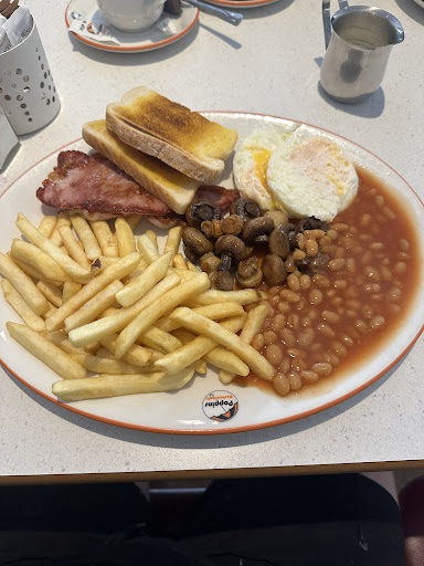 Photo of Poppins East Grinstead - 1-2 Queens Walk, East Grinstead RH19 4DW